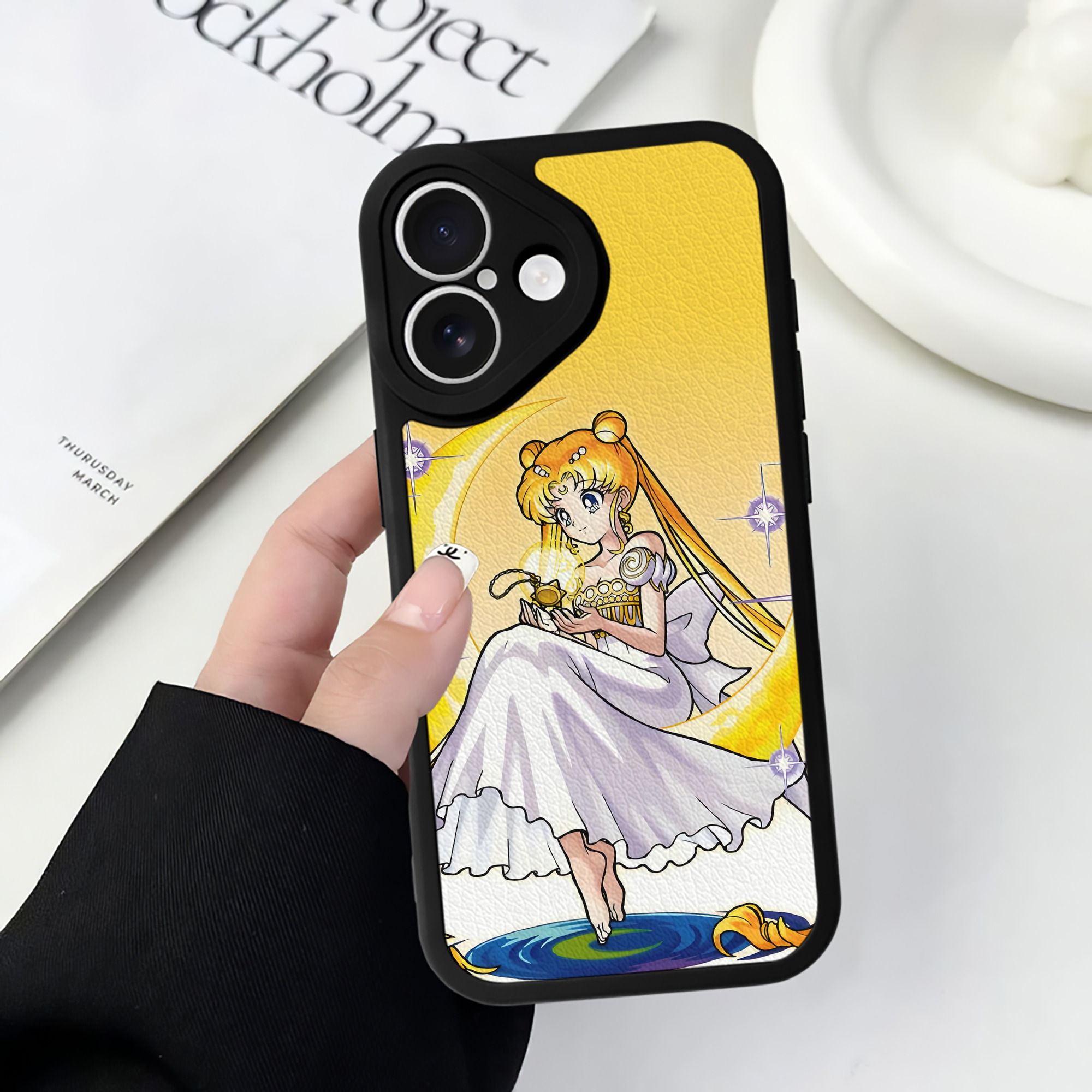 （画像用） 美少女戦士セーラームーン Sailor Moon 【iPhone 16シリーズ対応】シリコンスマホケース（レザー調） 材質：シリコン